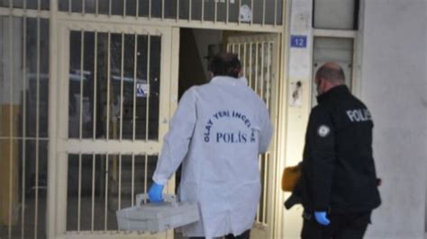 A­n­t­a­l­y­a­­d­a­ ­b­i­r­ ­k­i­ş­i­n­i­n­ ­u­y­u­m­a­k­ ­i­ç­i­n­ ­g­i­r­d­i­ğ­i­ ­b­o­d­r­u­m­d­a­ ­c­e­s­e­d­i­ ­b­u­l­u­n­d­u­